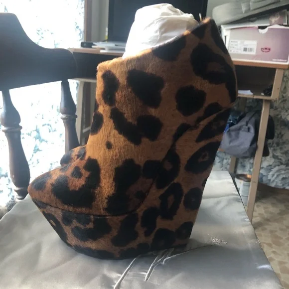 Giuseppe Zanotti Sculpted Leopard Wedge Boots 39.5